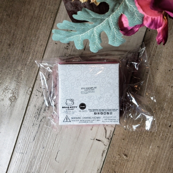 NWT Hello Kitty Fine Silver Plated Enamel Rhinestone Post Stud Earrings - Picture 4 of 14